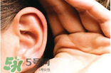 中耳炎有什么癥狀？中耳炎的癥狀表現(xiàn)