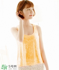 熒光色衣服怎么搭配？熒光色衣服怎么搭配好看？