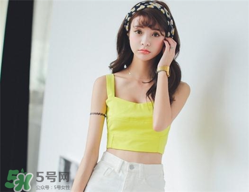 熒光色衣服怎么搭配？熒光色衣服怎么搭配好看？