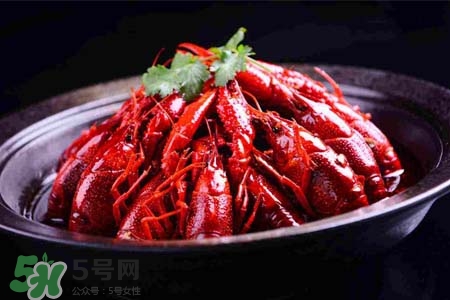 感冒可以吃小龍蝦嗎？感冒頭痛能吃小龍蝦嗎？