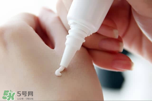 植村秀眼線筆怎么轉(zhuǎn)？植村秀如膠似漆眼線筆轉(zhuǎn)不出來