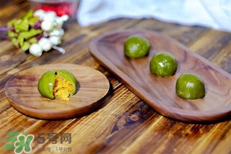 帶保鮮膜的青團(tuán)怎么熱？青團(tuán)外的保鮮膜能一起加熱嗎？