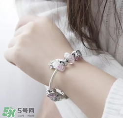 潘多拉2017新品桃花系列在哪里買？pandora桃花系列國內(nèi)有賣嗎？