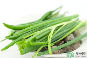 薺菜和蔥能一起吃嗎？薺菜餃子可以放蔥嗎？