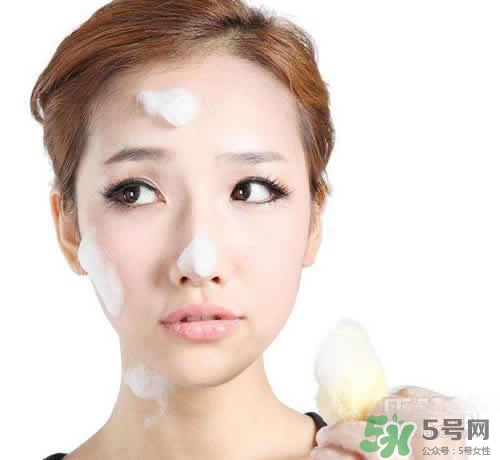 卸妝膏可以當(dāng)洗面奶嗎？用完卸妝膏后還要用洗面奶嗎？