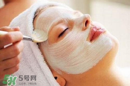 面粉做面膜會(huì)堵塞毛孔嗎？面粉怎么做面膜不會(huì)堵塞毛孔