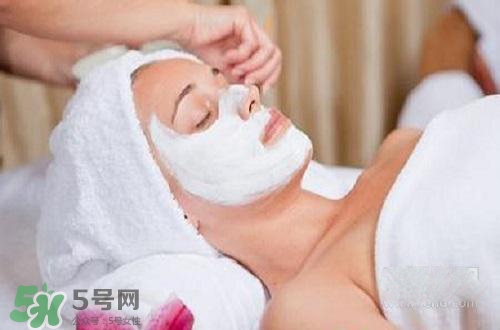 面粉做面膜會(huì)堵塞毛孔嗎？面粉怎么做面膜不會(huì)堵塞毛孔