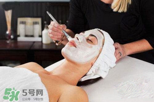 面粉做面膜會(huì)堵塞毛孔嗎？面粉怎么做面膜不會(huì)堵塞毛孔