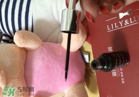 美人魚眼線液怎么用？美人魚眼線液怎么畫？