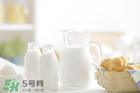過敏性鼻炎可以喝牛奶嗎？鼻炎患者可以喝牛奶嗎？