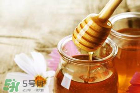 過敏性鼻炎可以吃蜂蜜嗎？過敏性鼻炎能不能吃蜂蜜？
