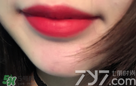美寶蓮女皇色是哪個(gè)色號(hào)？美寶蓮女皇色口紅試色