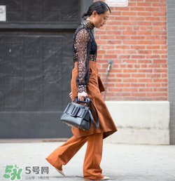 boyy皮帶包正品多少錢？boyy方扣包專柜價格