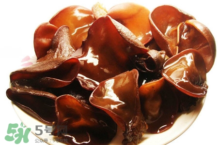 黑木耳是堿性食物嗎？黑木耳是酸性還是堿性？