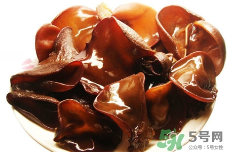 泡黑木耳用什么水泡？泡木耳用熱水還是涼水？