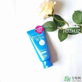 資生堂洗顏?？葡疵婺坛煞?資生堂洗顏?？朴袕?qiáng)堿嗎？