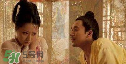 皇帝們的第一次給了誰(shuí)？