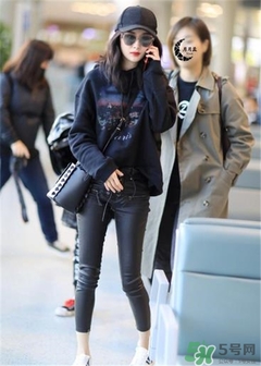 miumiu水桶包怎么搭配？miumiu水桶包怎么搭配好看？