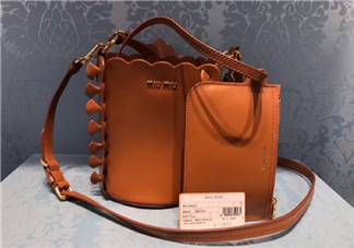 miumiu水桶包怎么搭配？miumiu水桶包怎么搭配好看？
