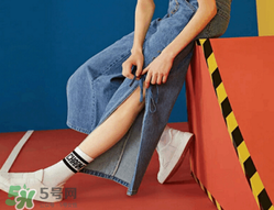 牛仔闊腿褲搭配什么鞋子？闊腿牛仔褲搭配什么鞋子好看？