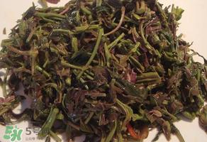 涼拌香椿要過水嗎？香椿涼拌前需要用開水焯一下嗎？
