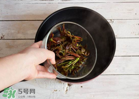 香椿為什么要用開水燙？香椿用開水燙多久？
