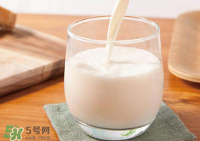 香椿可以和牛奶一起吃嗎？香椿和牛奶能一起吃嗎？
