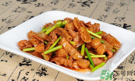 香椿可以和牛肉一起吃嗎？香椿和牛肉能同吃嗎？