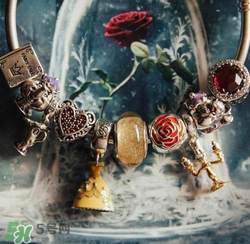 潘多拉美女與野獸手鏈?zhǔn)鞘裁床馁|(zhì)？pandora美女與野獸是銀的嗎？