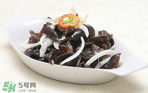 洋蔥和木耳可以一起吃嗎？洋蔥可以和木耳一起炒嗎？