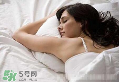 夫妻兩地分居怎么解決生理需求？夫妻兩地分居該如何相處？