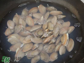 花甲不開口能吃嗎？花甲不開口是不是死了？