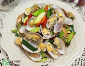花甲發(fā)臭還能吃嗎？花甲買回來(lái)有點(diǎn)臭可以吃嗎？