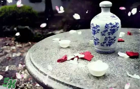 桃花醉酒好喝嗎？喝桃花醉酒有什么好處？