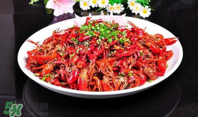 小龍蝦去頭還是不去頭？小龍蝦是吃去頭的好還是不去頭的好？