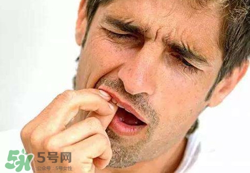 牙齒松動(dòng)能自己恢復(fù)嗎？牙齒松動(dòng)會(huì)自己恢復(fù)嗎