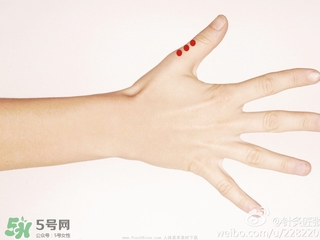 來月經(jīng)想睡覺是咋回事？為什么月經(jīng)期間很困