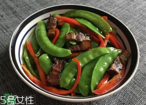 ?炒荷蘭豆要焯水嗎？荷蘭豆不焯水能吃嗎？