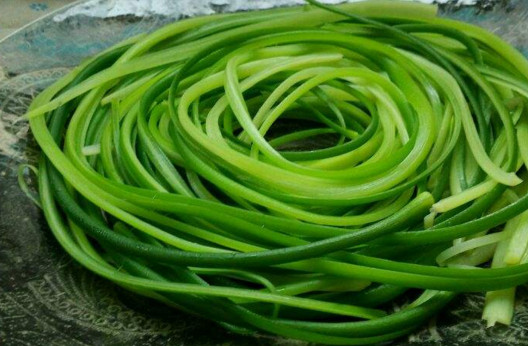 蒜苔是發(fā)物嗎？蒜苔是不是發(fā)物