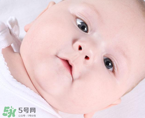 寶寶有鼻屎不通氣怎么辦？寶寶有鼻屎鼻塞怎么辦？