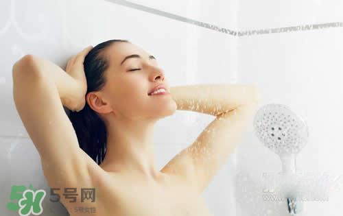 天天洗澡身上還癢是怎么回事？天天洗澡身上還癢怎么辦？