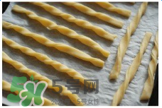 適合寶寶吃的小餅干怎么做？寶寶能吃的小餅干怎么做？