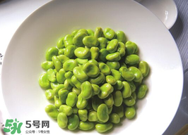 蠶豆和牛奶可以同吃嗎？吃蠶豆可以喝牛奶嗎？