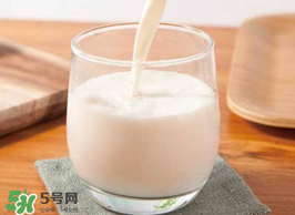 蠶豆和牛奶可以同吃嗎？吃蠶豆可以喝牛奶嗎？