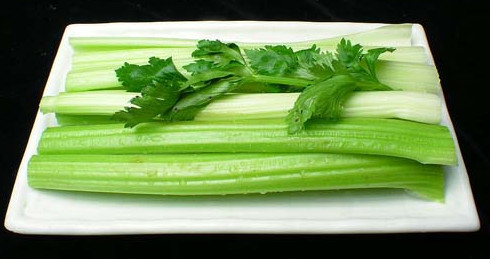 西芹是芹菜嗎？西芹和芹菜的區(qū)別