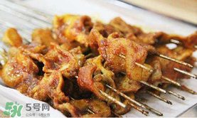 花甲和羊肉能一起吃嗎？羊肉可以和花甲一起吃嗎？