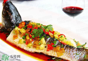 花甲可以和魚(yú)一起吃嗎？花甲和魚(yú)能一起吃嗎？