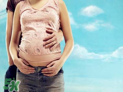孕婦摸肚子對(duì)胎兒有什么危害嗎？孕婦摸肚子的正確方法？