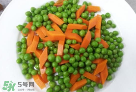 豌豆可以和胡蘿卜一起吃嗎？豌豆和胡蘿卜能一起吃嗎？