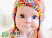 寶寶總是拿手揉眼睛是怎么了？寶寶眼睛癢怎么處理？